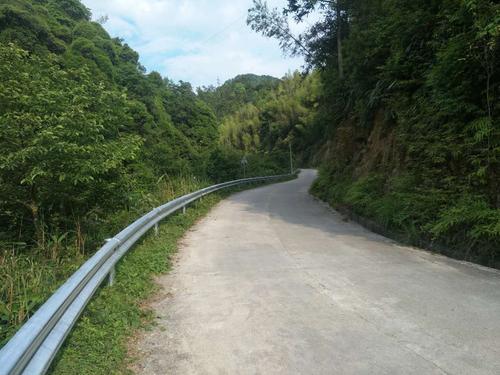 秭归县2018年第三批农村公路生命安全防护工程（杨林桥镇安防工程）.jpg
