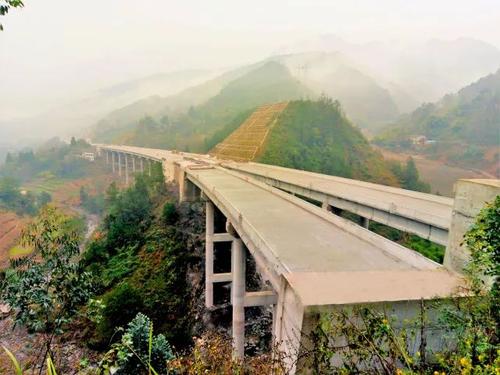浠水县兰溪镇道六路（双河口道人桥至六神段）公路建设工程.jpg