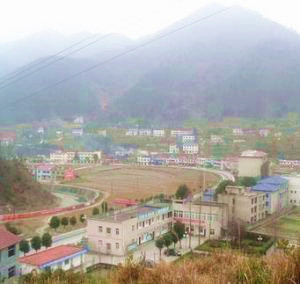 保康县2019年第二批易地扶贫搬迁城乡建设用地增减挂钩项目（黄堡镇）_副本.jpg